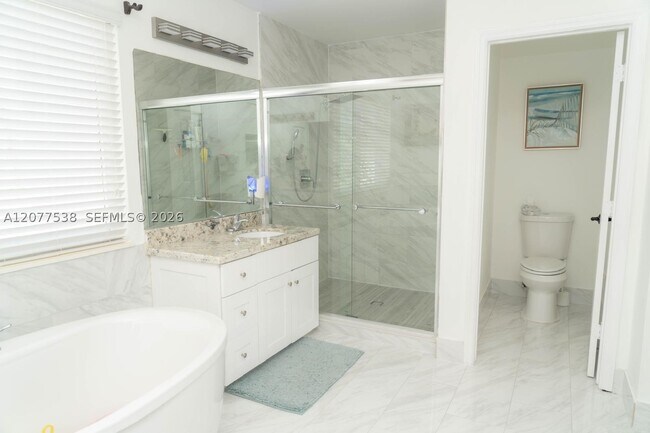 Building Photo - 2818 SW 177th Ave