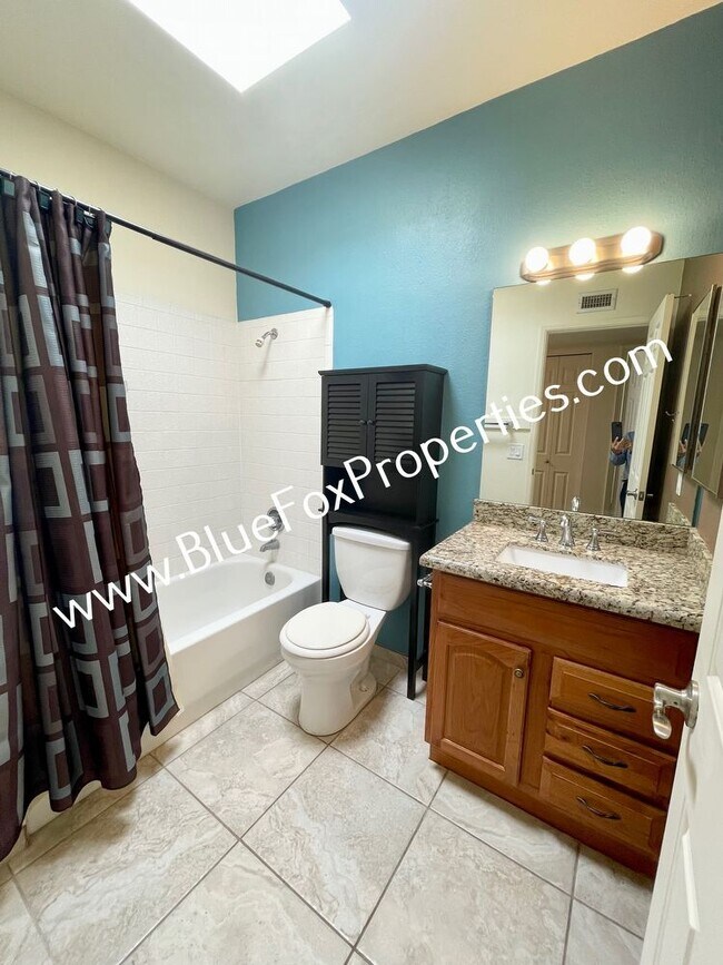 Building Photo - 2898 E Weymouth Cir