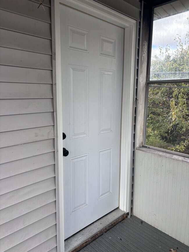 Building Photo - 2747 Washington Ave