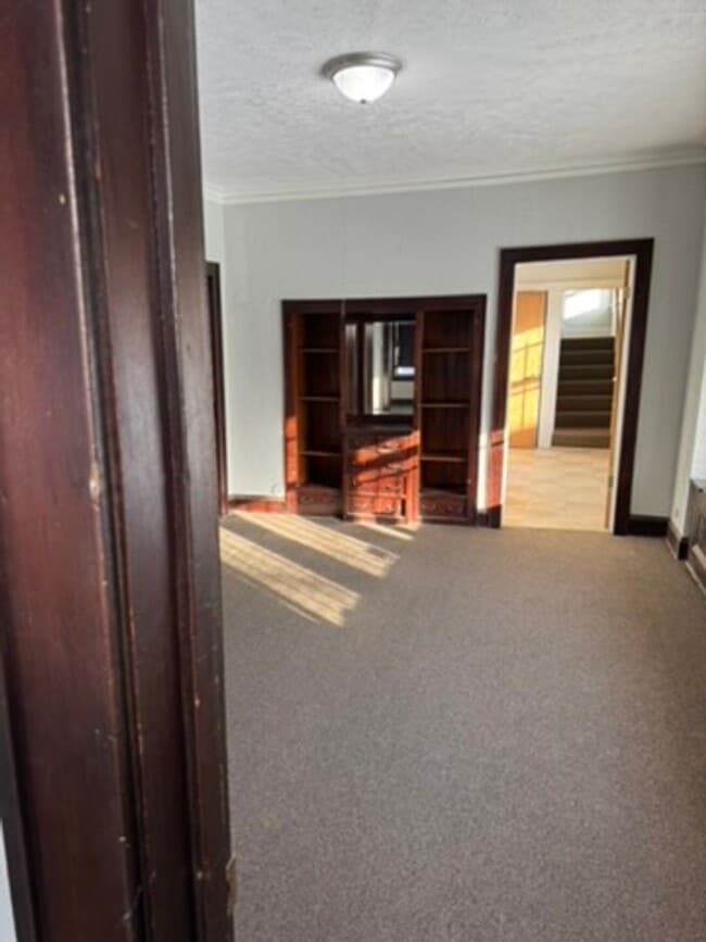 Building Photo - Updated  3-bedroom single family house available NOW!