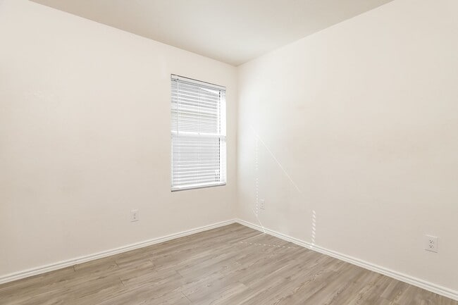 Building Photo - Adorable 3 bedroom 2 bathroom house!