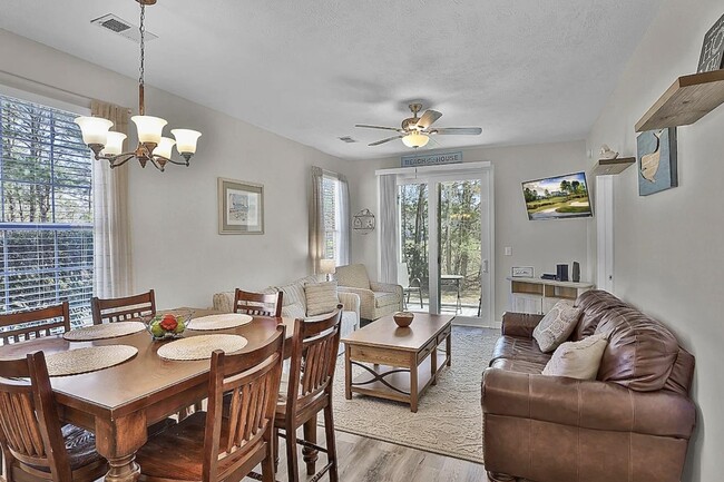 Building Photo - 504 River Oaks Dr