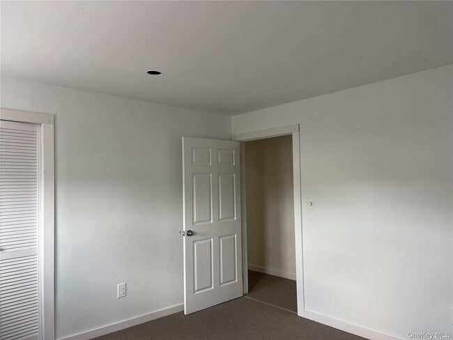 Building Photo - 1909 Bellmore Ave