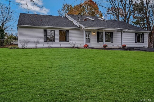 Building Photo - 21 Crater Lake Dr