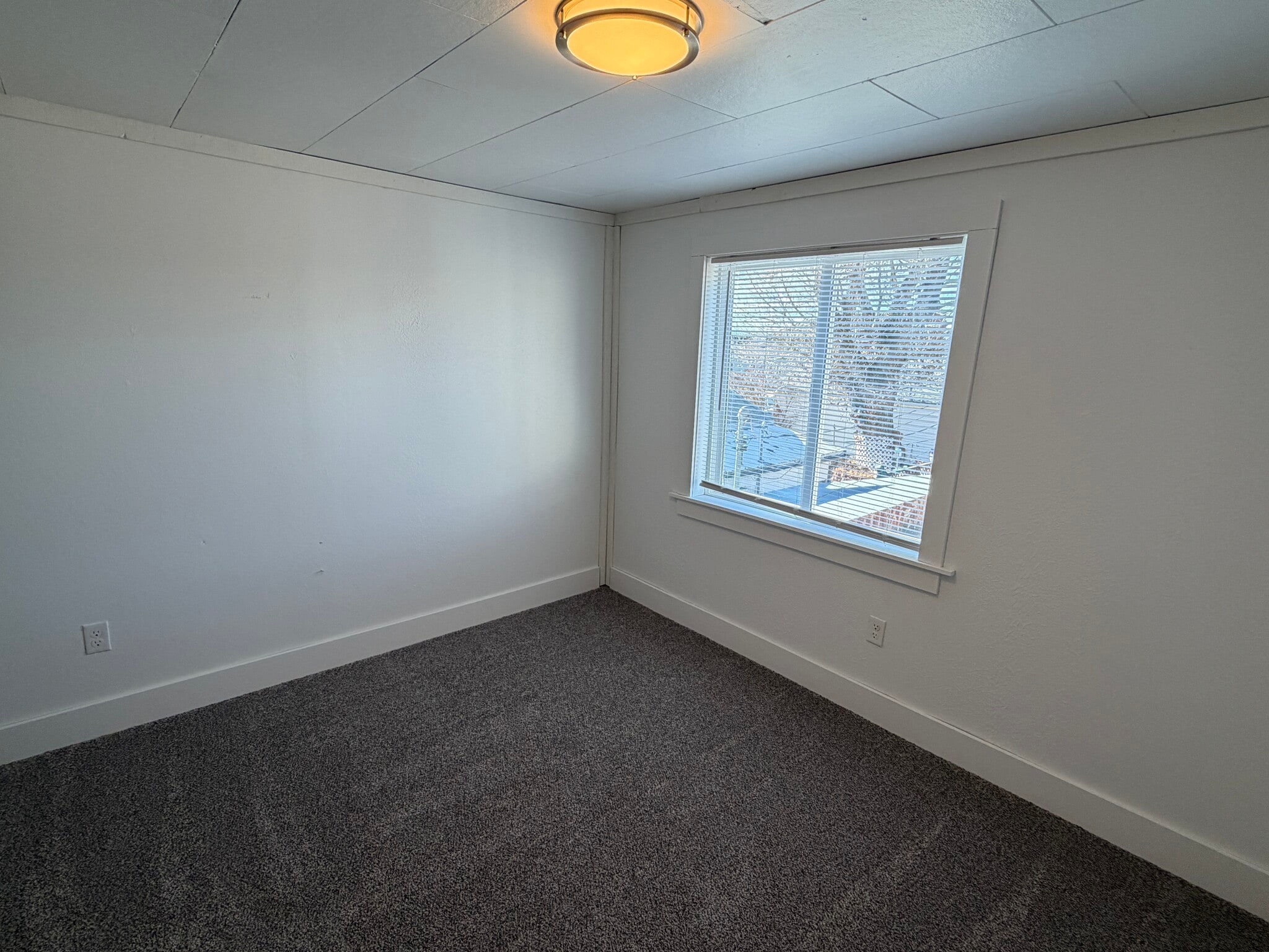 Building Photo - 533 S Dakota St