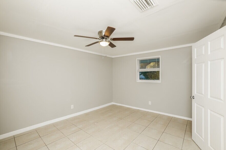 Building Photo - 4408 Vicliff Rd