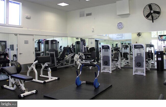 Building Photo - 20722 Valley Forge Cir