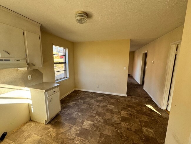 Building Photo - 128 Woodland Ave