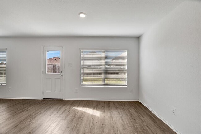 Building Photo - 1518 Carmona Ct