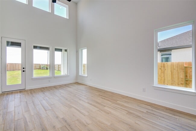 Building Photo - 21803 Fitzroy Mnr Ln