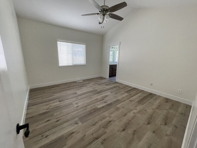 Building Photo - 1957 Fielding Hill Ln