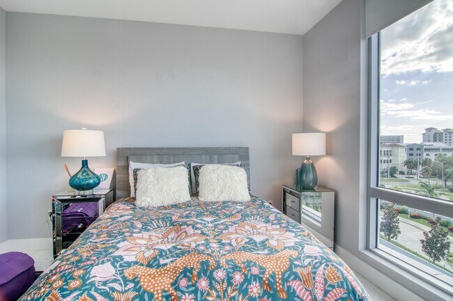 Building Photo - 1 Water Clb Wy