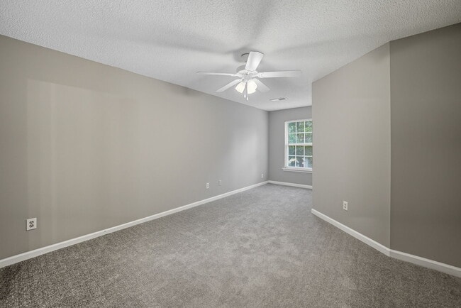 Building Photo - 273 Cottonwood Creek Cir