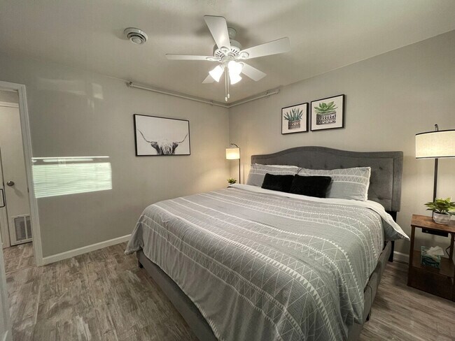 Building Photo - 2713 N Locust St