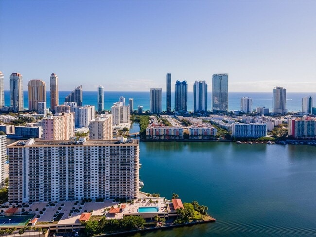 Building Photo - 290 174th St St