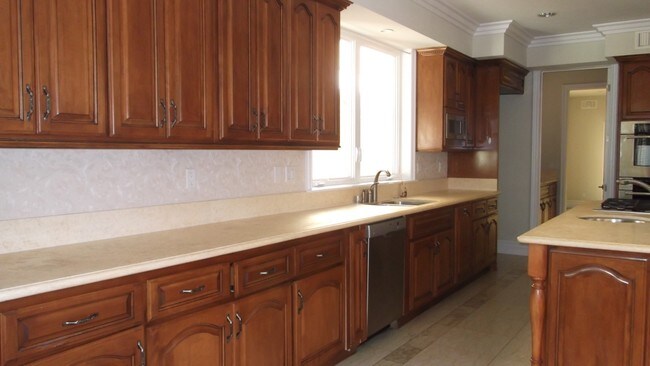 Building Photo - 1842 10th St