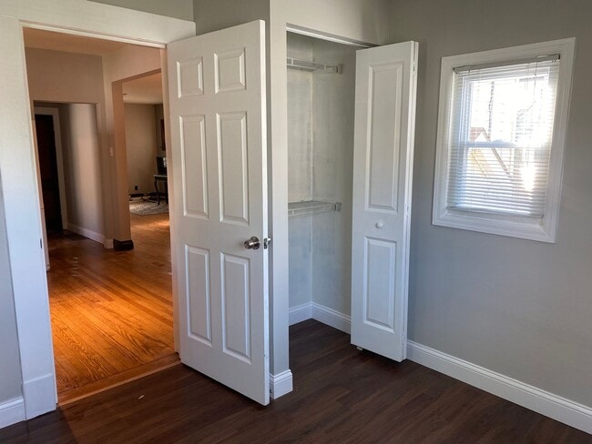 Building Photo - Beautiful Renovation in the Desirable South Hampton Neighborhood