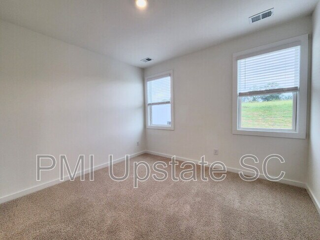 Building Photo - 1283 Westgate Vlg Dr