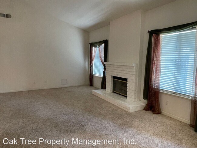 Building Photo - 3 br, 2 bath House - 2328 E. Fir Avenue