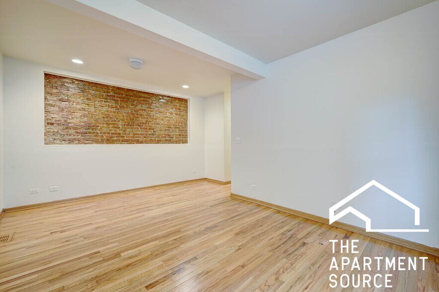 Building Photo - 1446 N Leavitt St