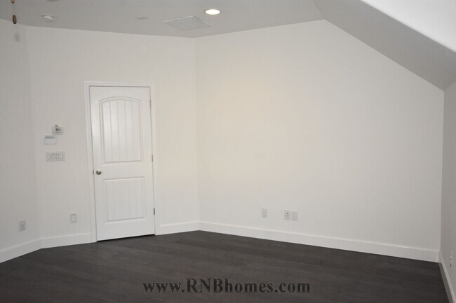 Building Photo - 1096 Provence Village Dr