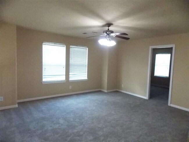 Building Photo - 6130 Carver Pines Dr