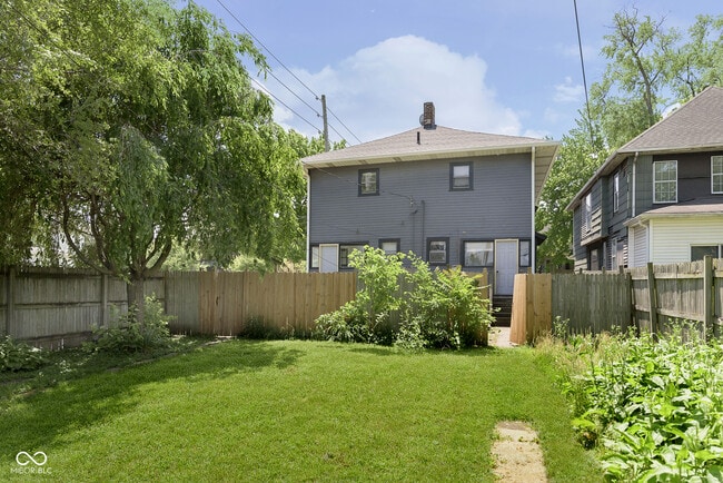 Building Photo - 1432 Sturm Ave