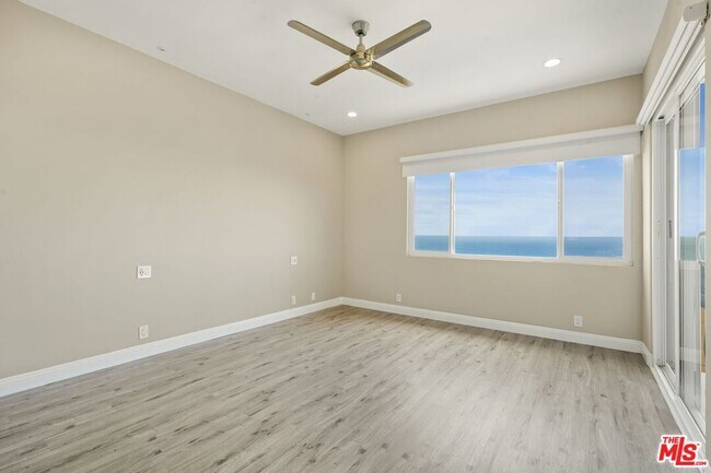 Building Photo - 18103 Coastline Dr
