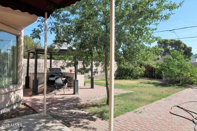 Building Photo - 6823 N 14th St