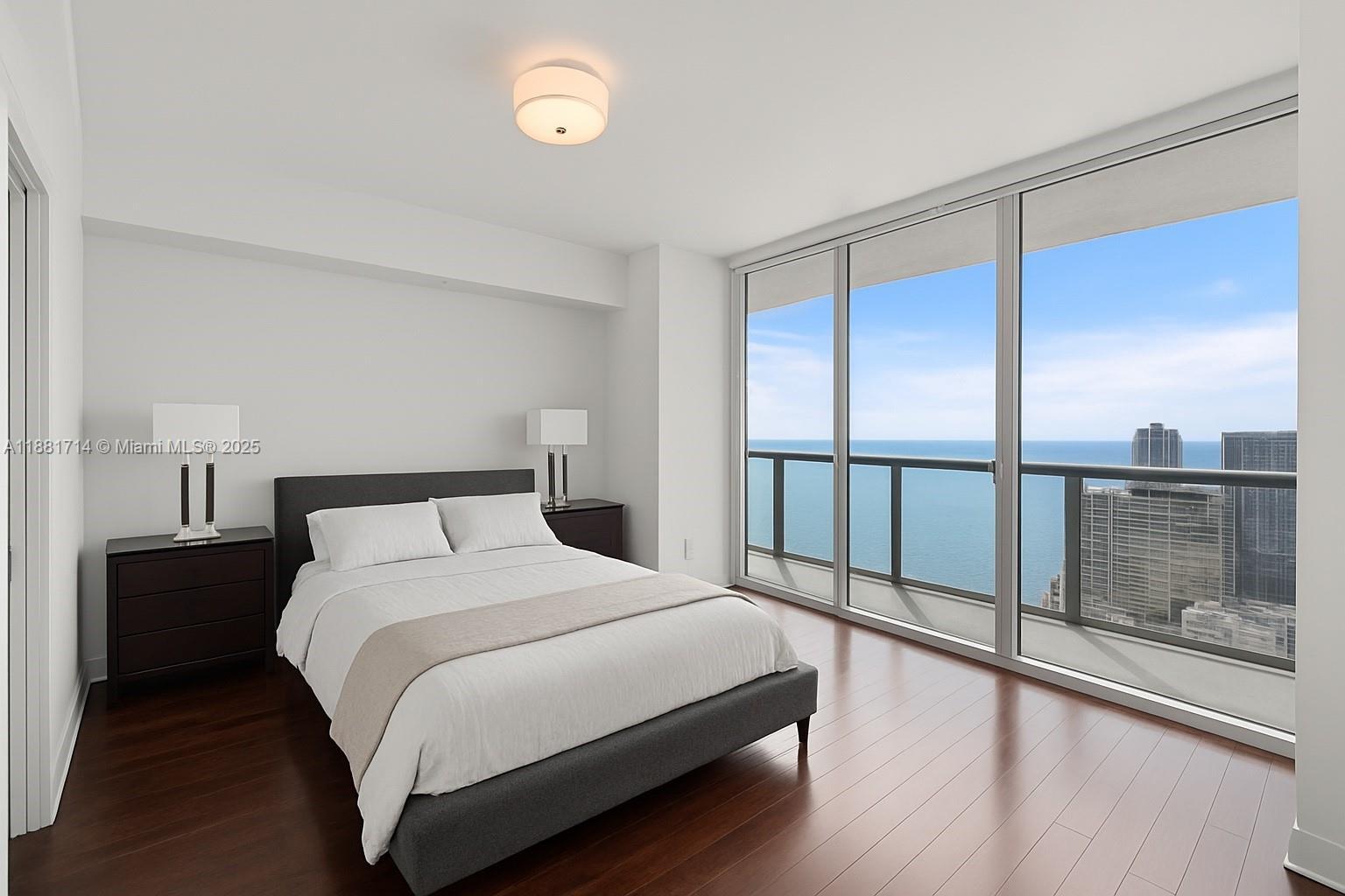 Building Photo - 495 Brickell Ave