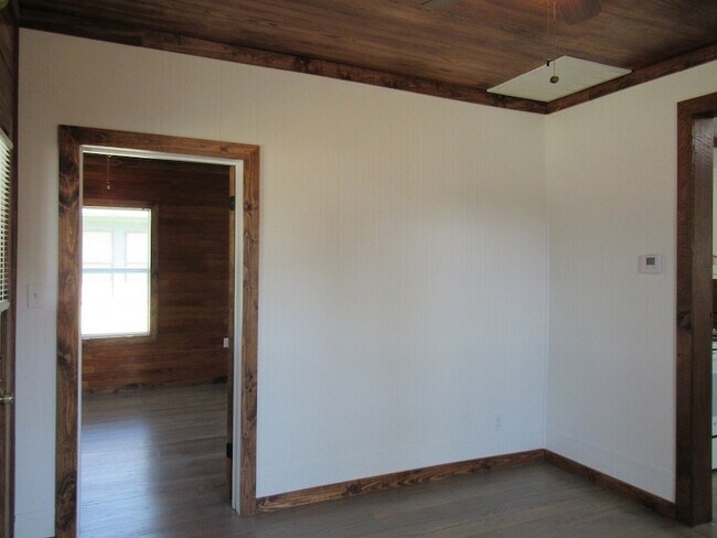 Building Photo - 1601 W Main St