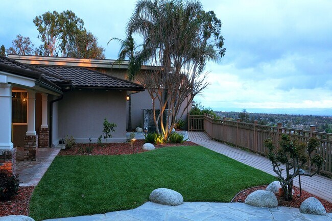 Building Photo - 854 Guanajuato Dr