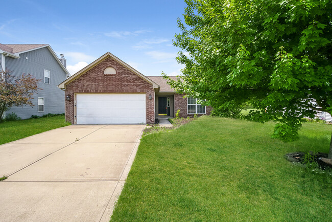 Primary Photo - Charming 3 Bedroom Ranch