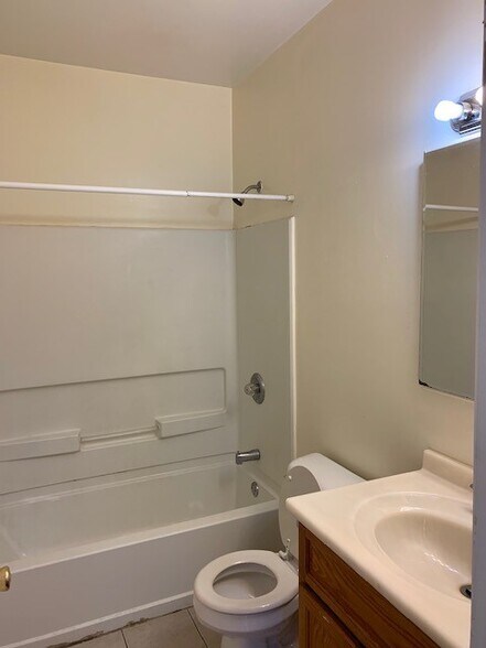 Building Photo - 208 Westcott St