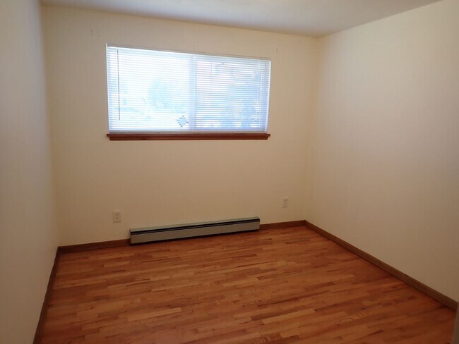 Building Photo - Charming 3 Bedroom Downtown Puyallup Home