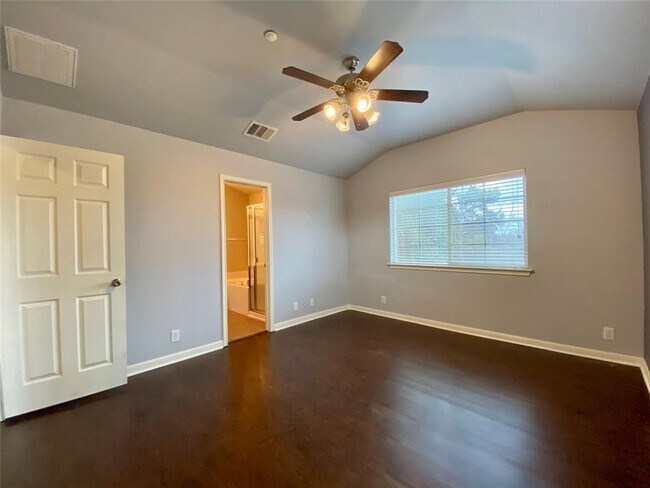 Building Photo - 1310 W Parmer Ln