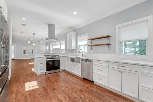 Building Photo - 5327 Worth St