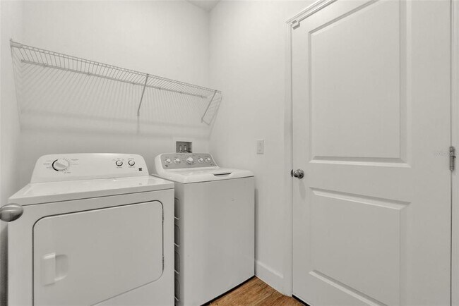 Building Photo - 437 Cinnamon Dr