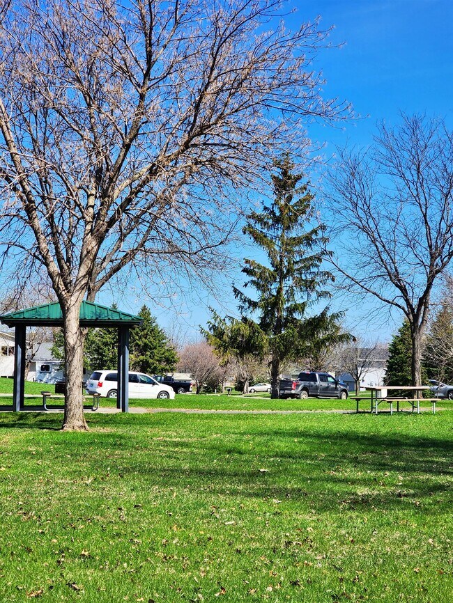 Building Photo - 9059 Oriole Ln