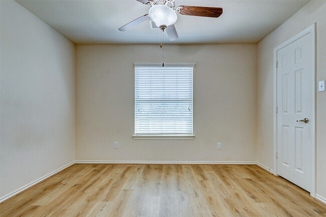 Building Photo - 6451 Calgary Woods Ln