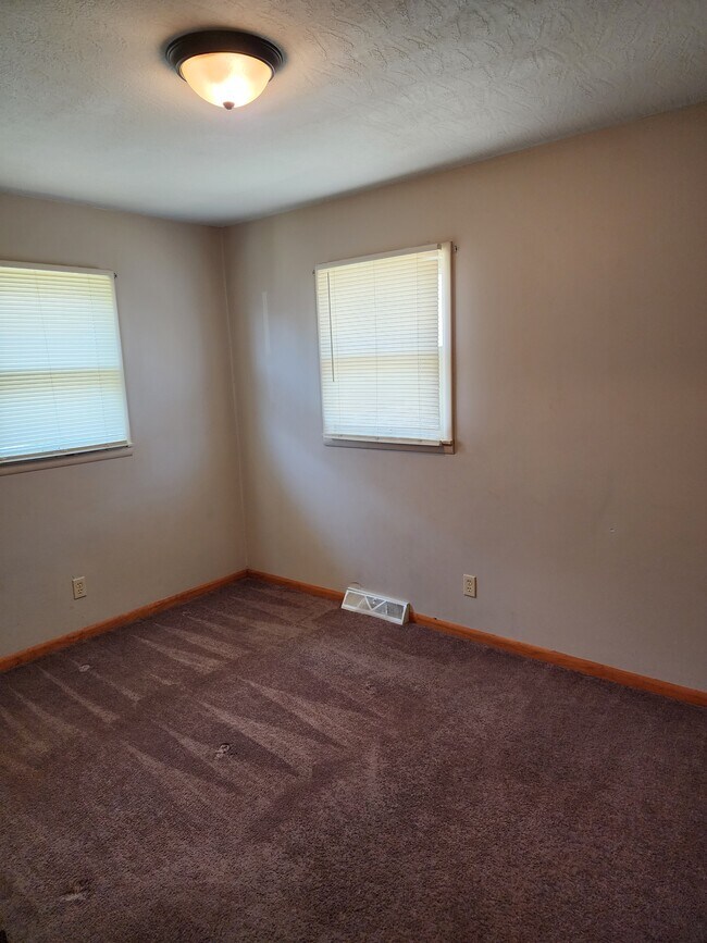 Building Photo - 432 Hazel Ct