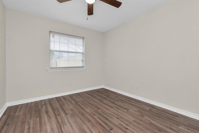 Building Photo - 1422 Hunters Park Dr