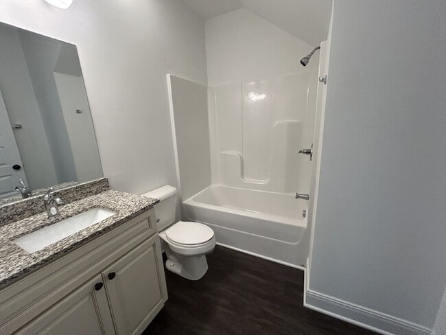 Building Photo - 1 BD STUDIO APARTMENT AVAILABLE FOR RENT