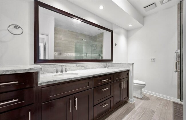 Building Photo - 330 Cordova St