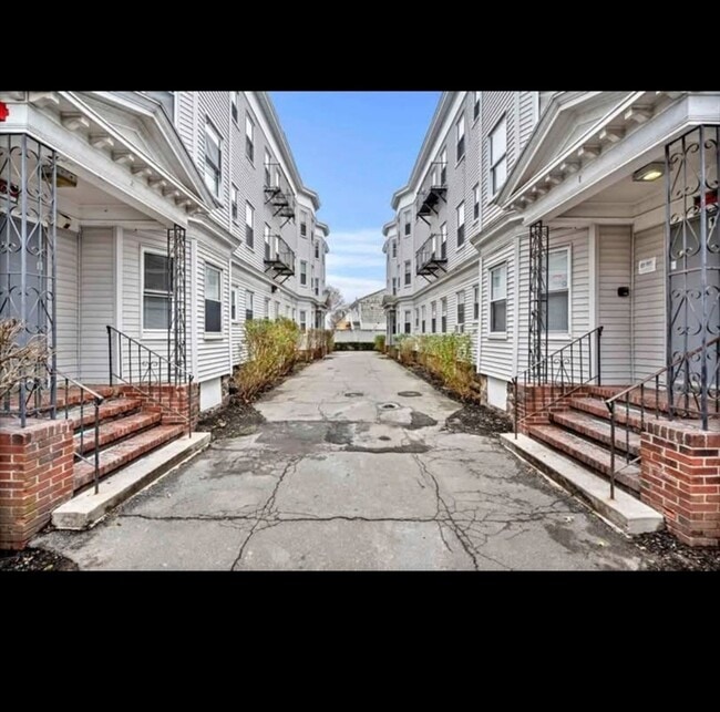 Building Photo - 1 Kingsley Terrace