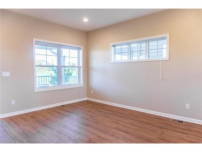 Building Photo - 2974 Clover Ridge Dr