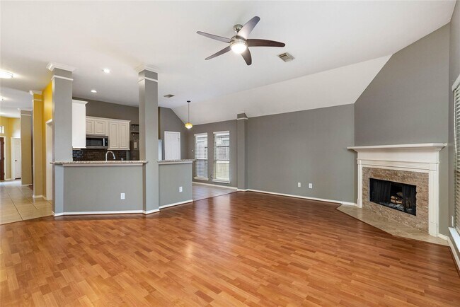 Building Photo - 21506 Willow Glade Dr