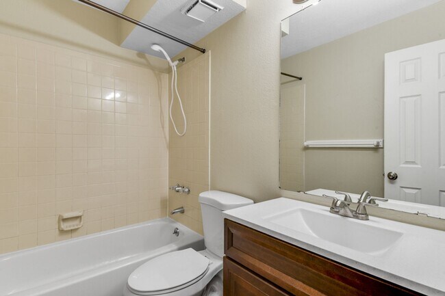 Building Photo - 2BD/1BA in Park Hill Neighborhood!