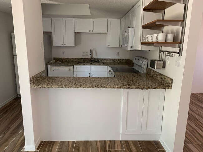 Building Photo - 806 Boulevard De L'Orleans