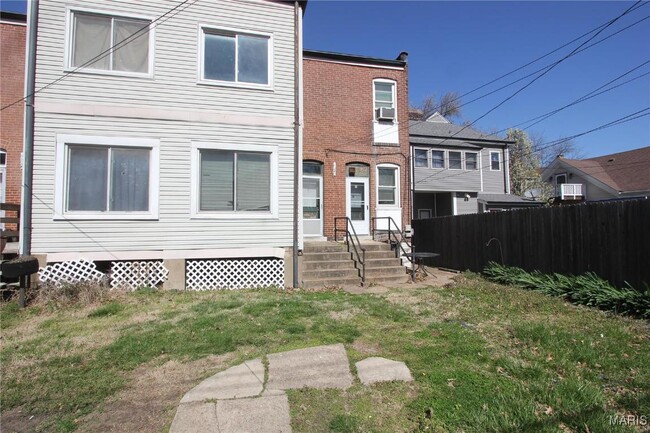 Building Photo - 6622 Vermont Ave